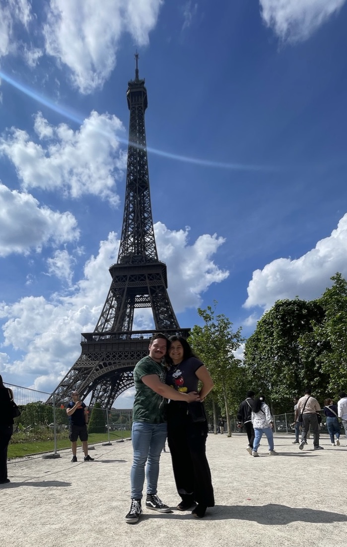 Briana traveling in Paris